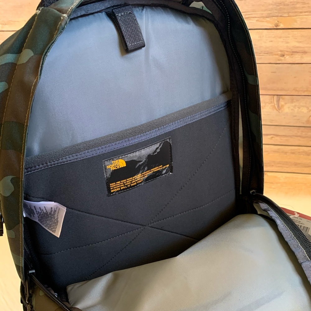 The North Face Borealis Backpack - Picture 6 of 8